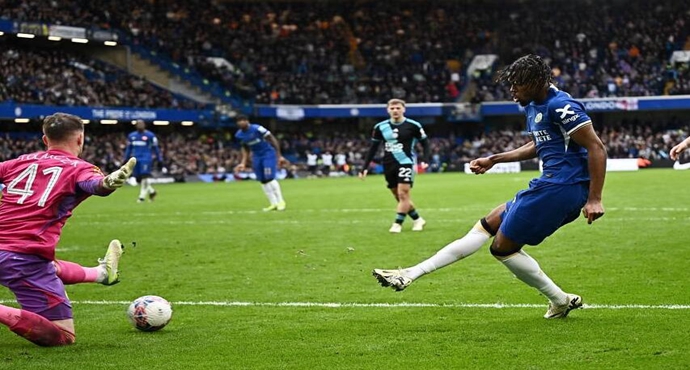 Chelsea survive scare before beating Leicester City 4-2 in FA Cup quarter-finals